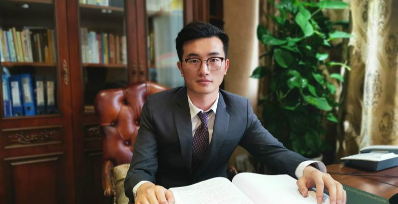 卓安所张龙律师前往泸州市为涉嫌买卖国家机关证件罪的s某开展辩护