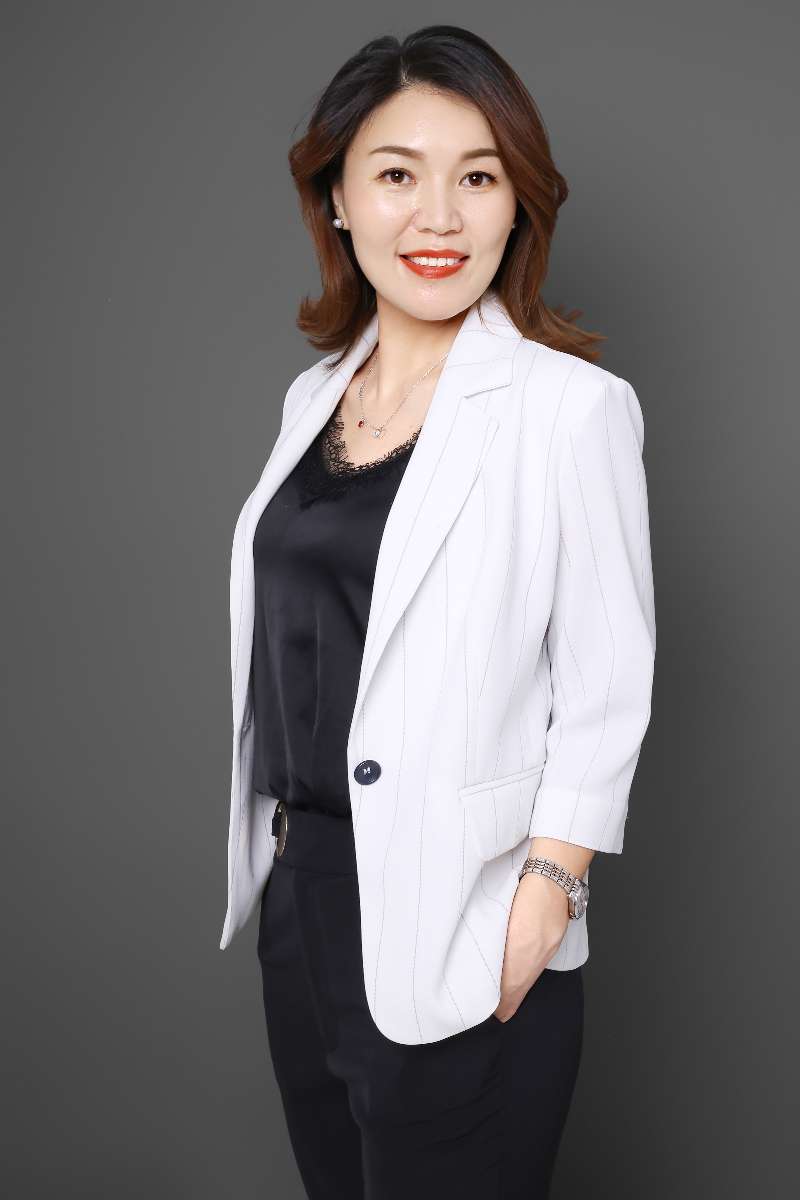 卓安所案件管理中心主任张金凤律师前往成都市看守所会见涉嫌诈骗罪的