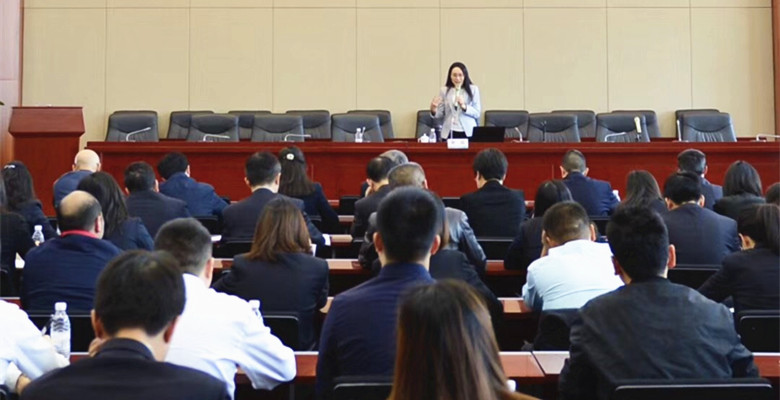 崔霞副教授受邀在四川省电力公司清风川电第十期讲堂上分享监察体制