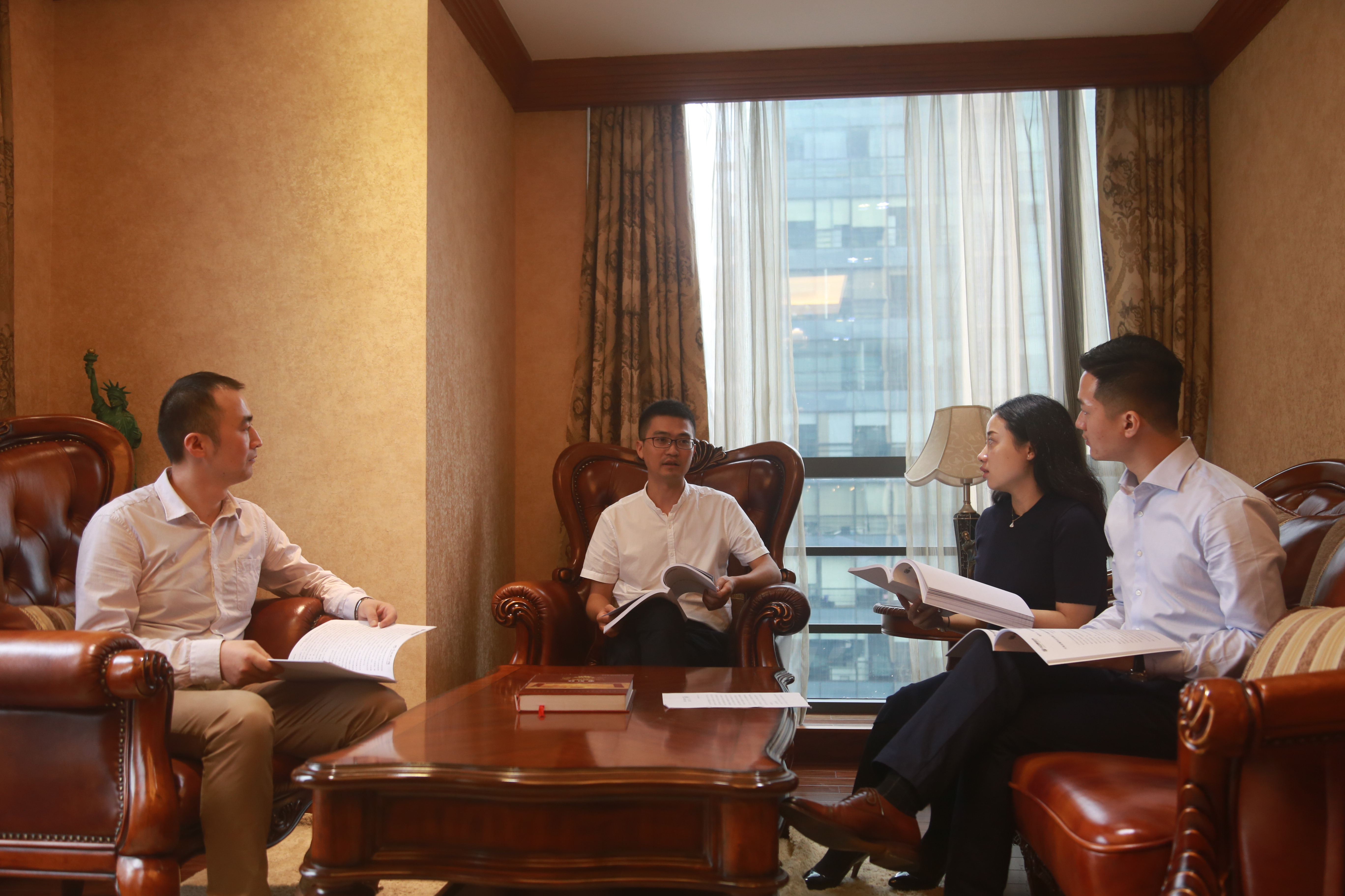 蒋健律师,王锐律师会见涉嫌诈骗罪的l某